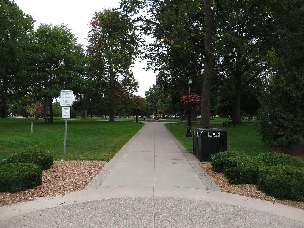 Парк виктория ул горького 285 фото Victoria Park, London, Ontario Victoria Park is an 18-acre. Flickr