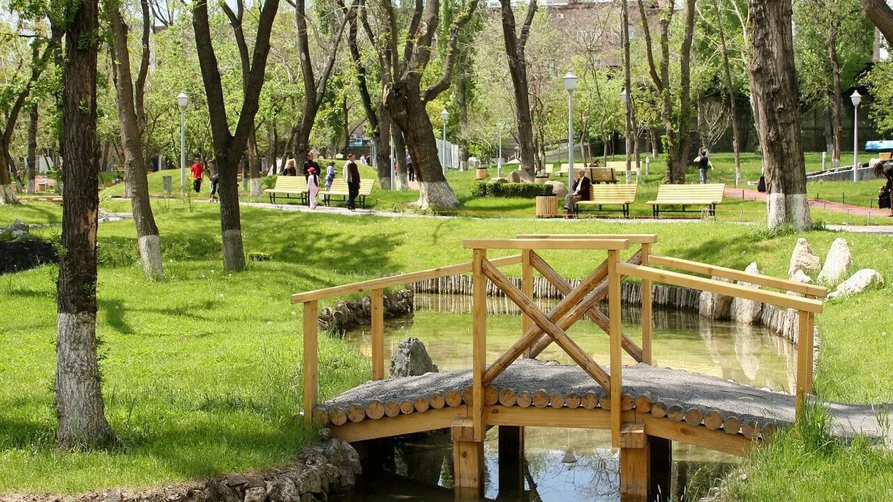 Парк влюбленных ереван проспект баграмяна 21 фото Visit Yerevan