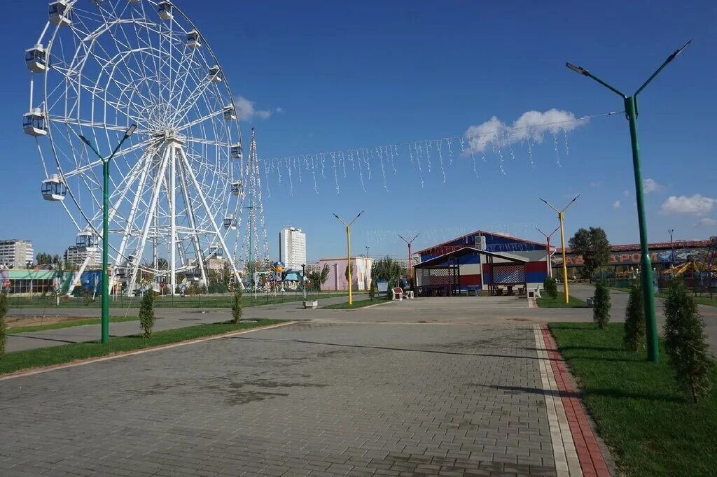 Парк волжский фото Аллея ветеранов г. Волжского, достопримечательность, Волгоградская область, Волж