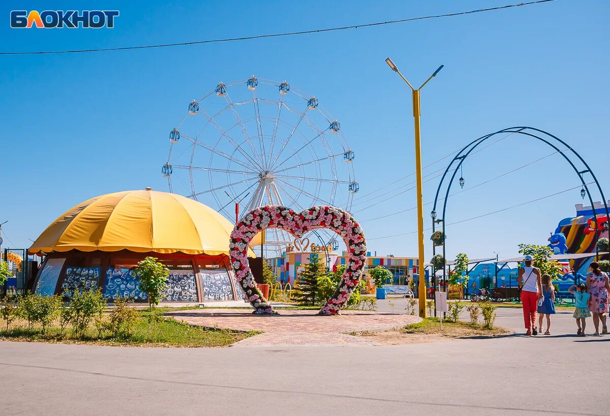 Парк волжский фото Красочные аттракционы и яркие люди: прогулка по парку "Волжский"