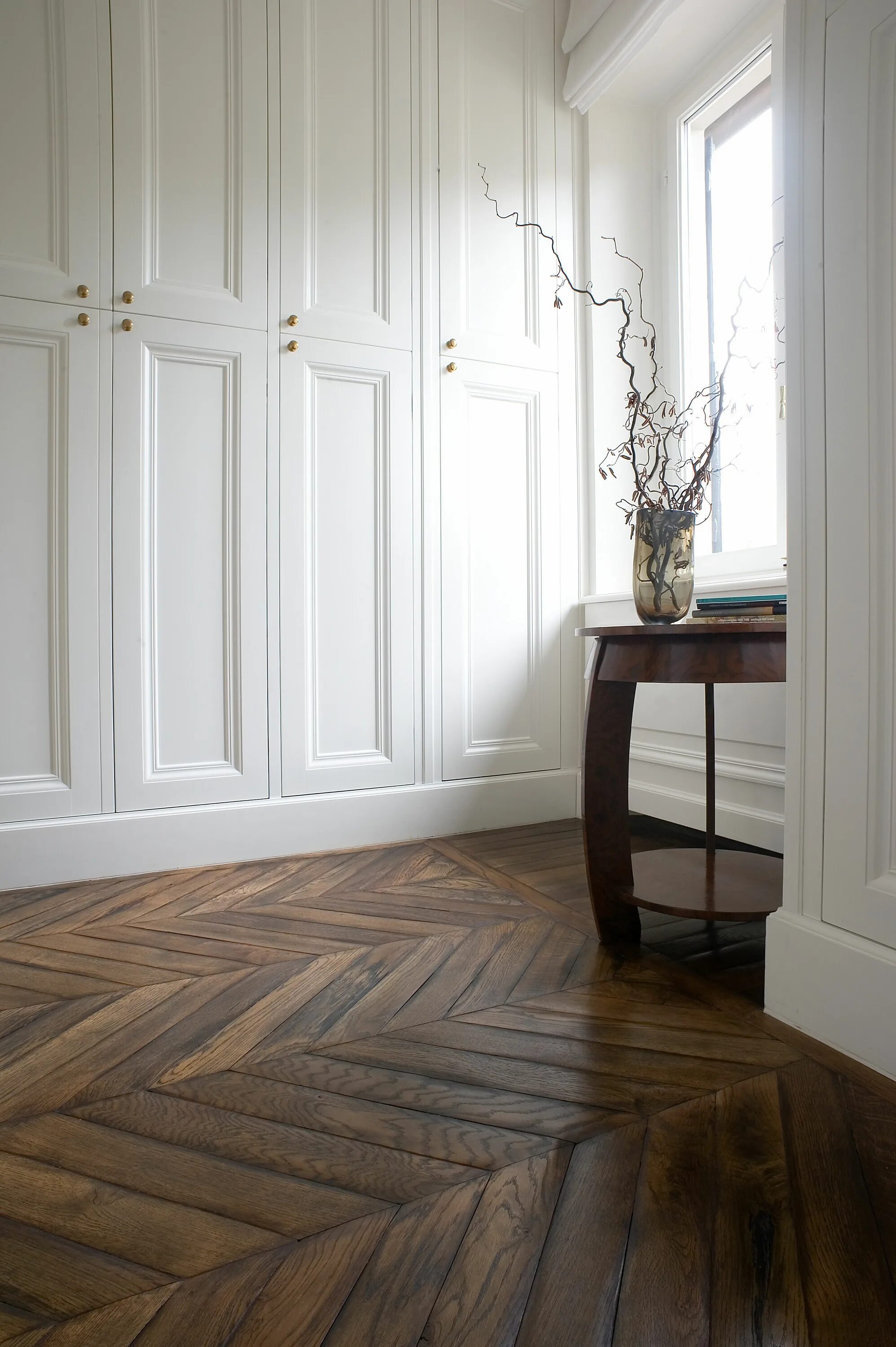 Паркет елочка в современном интерьере I Vassalletti * Bespoke Projects Home interior design, Bedroom interior, Dream h