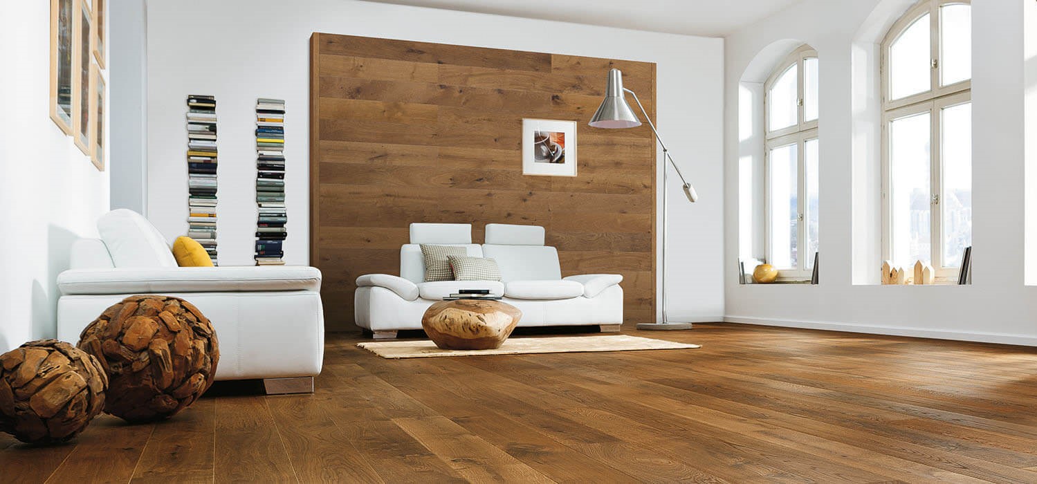 Паркетная стена в интерьере Paint colors that go with natural wood: best hues from Behr and Dulux - Hackrea