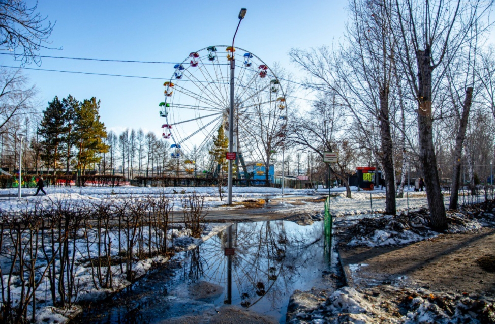 Парки омска фото Испытание лужами: весенний фоторепортаж с улиц Омска