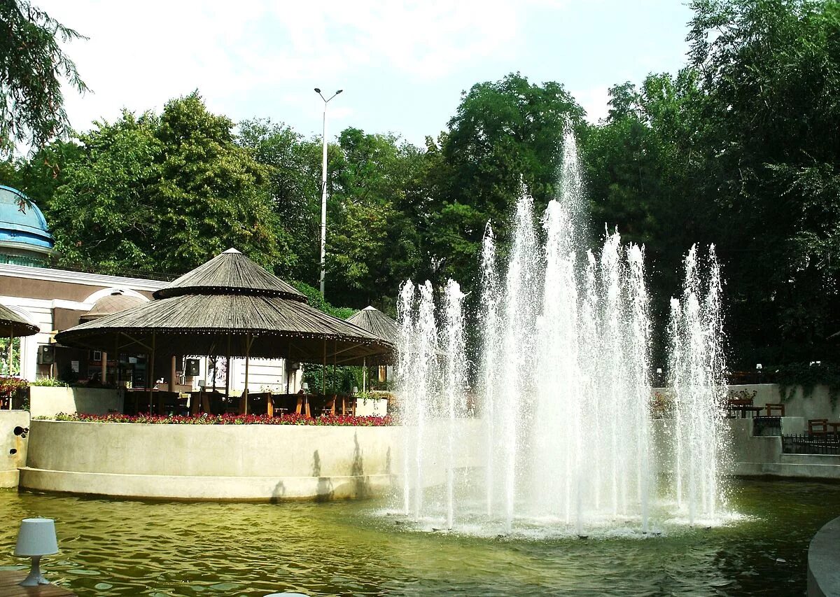 Парки ростова на дону список с фото Файл:Park Gorkogo Rostov.jpg - Вікіпедія