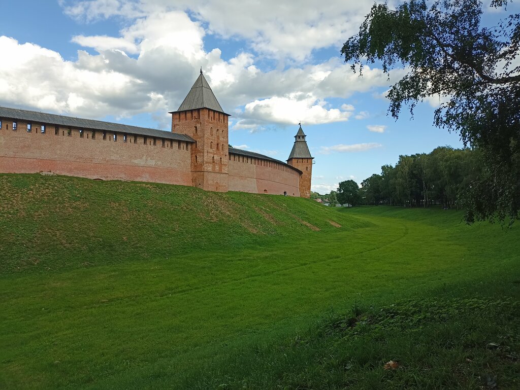Парки великого новгорода фото Панорама: Кремлёвский парк, парк культуры и отдыха, ул. Мерецкова-Волосова, 4, С