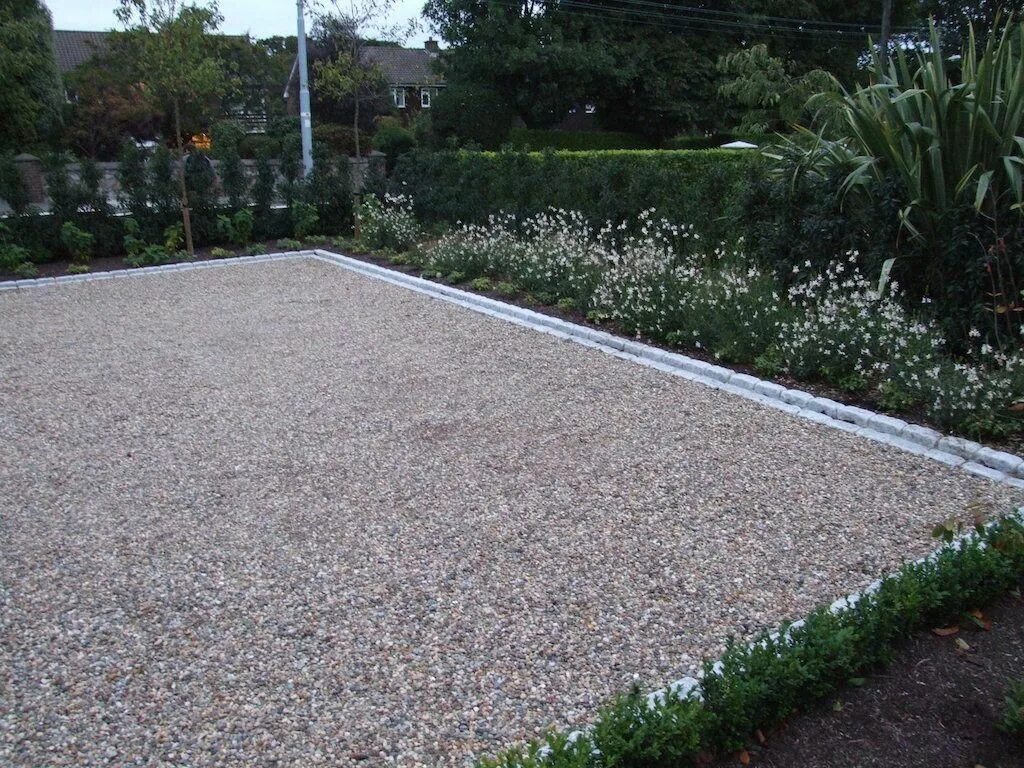 Парковка из щебня на даче своими руками Inspirational solutions that we enjoy! #paverwalkway Driveway landscaping, Low m