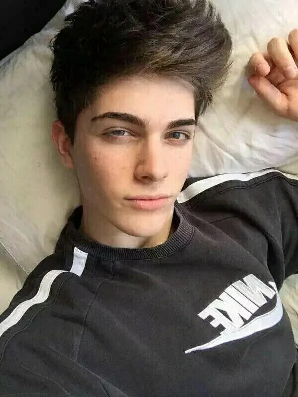 Парни 16 17 лет фото Pin on Oh My Boys! Beautiful men faces, Cute boys, Tumblr boys