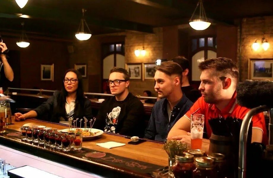 Парни фото бар Бар в лофт пространстве в СПб Купить бизнес за 500 000 ₽