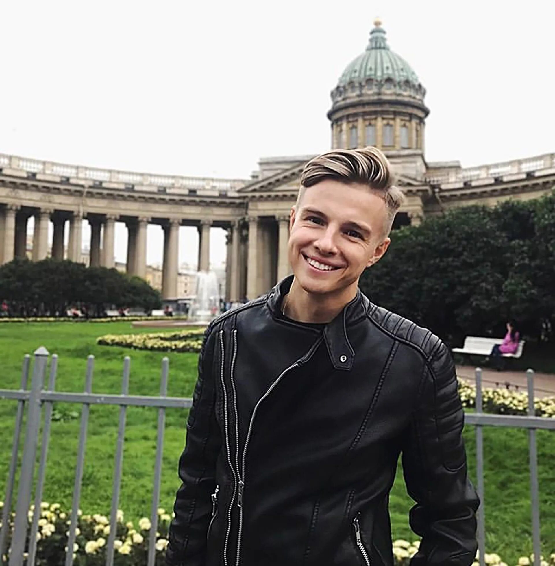 Парни питер фото вк 23-year-old Russian policeman makes waves on Instagram - Russia Beyond