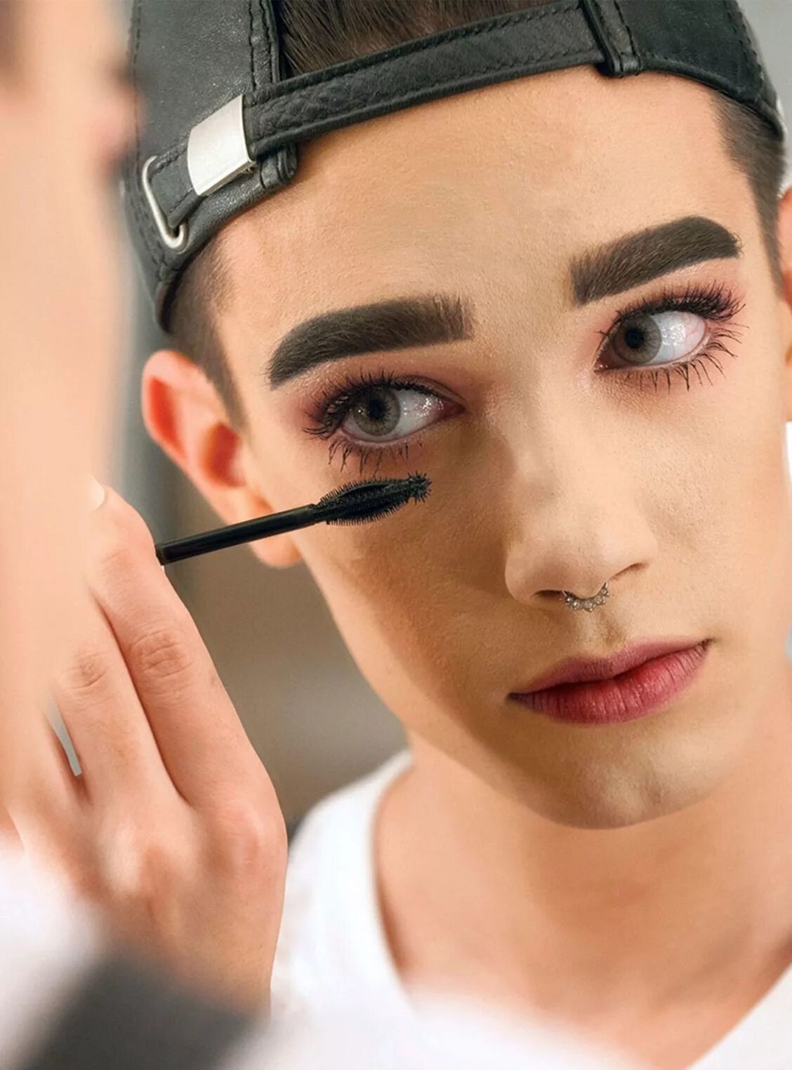 Парни с макияжем фото CoverGirl Just Announced Its First Male Face - & He Couldn't Be More Deserving J