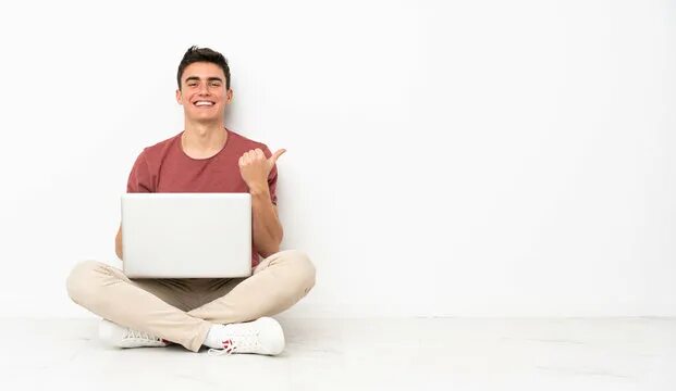 Парни с ноутбуком фото Man Sitting At Computer Зображення - огляд 711,446 Стокові фото, векторні зображ