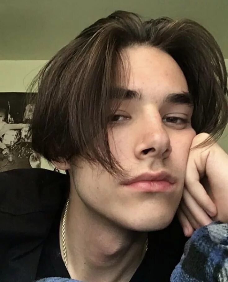 Парни со стрижкой каре Pin on Mens hair Long hair styles men, Middle part hairstyles, Long hair styles