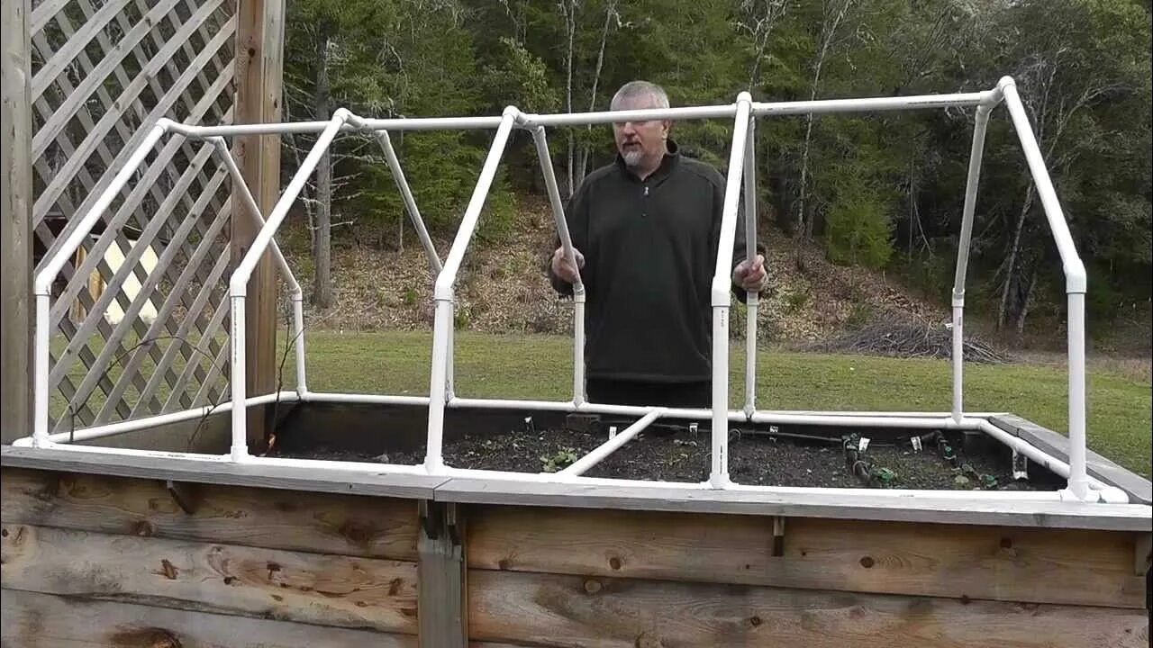 Парник из полипропиленовых труб фото Build A Mini Greenhouse For Raised Beds - YouTube