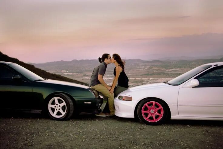 Парные фото бмв Pin by Mara Van Buggenum on Foto ideeën Car poses, Couple photography poses, His