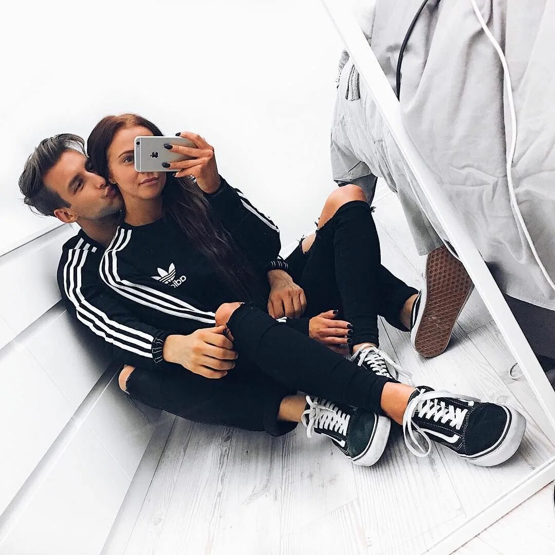 Парные фото игры Relationship goals Cute couple outfits, Couple outfits, Matching couple outfits