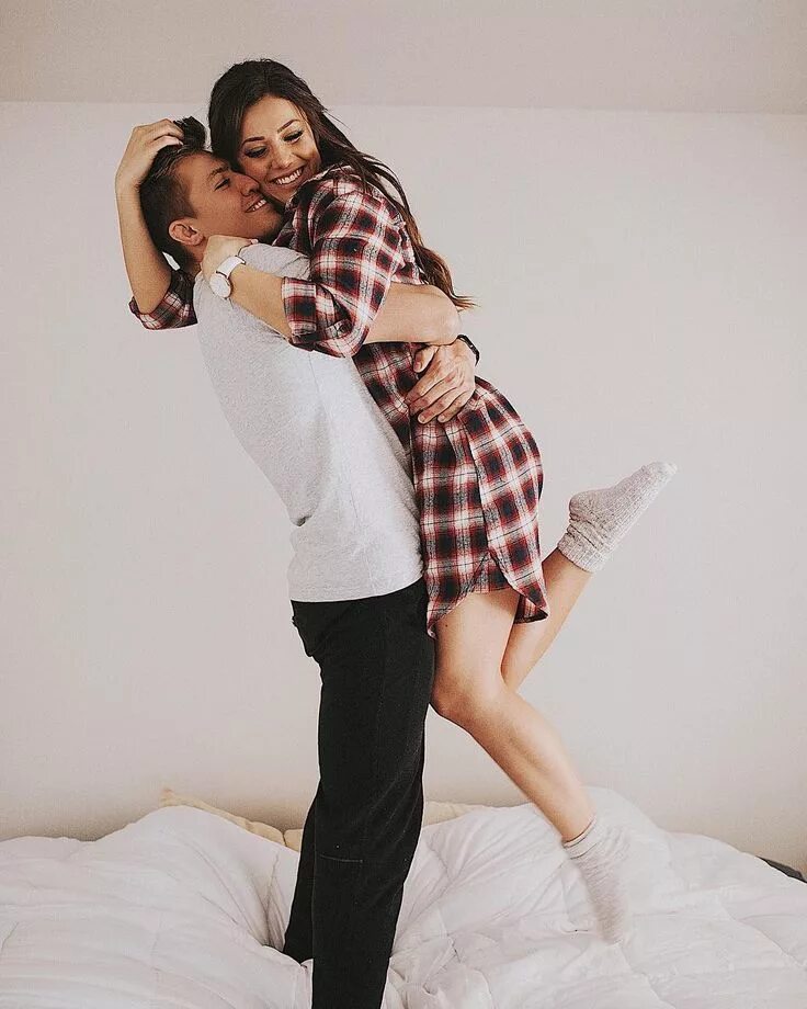 Парные фото игры pinterest: @heyitslilian Couples, Cute couples cuddling, Couple goals
