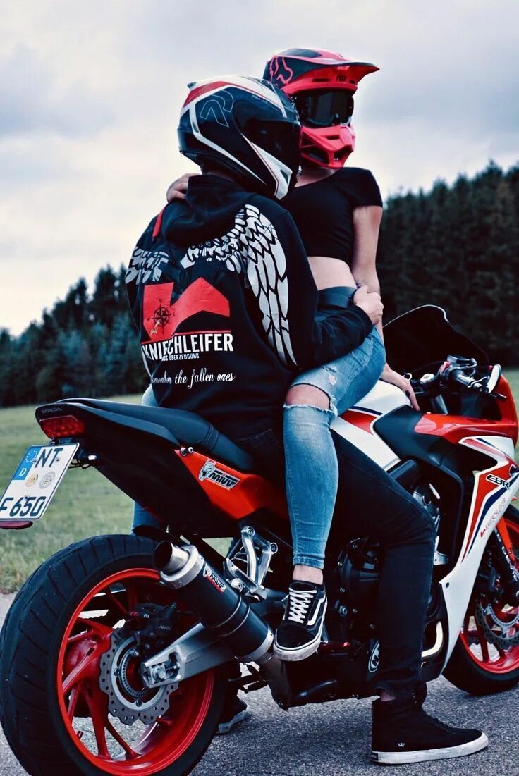 Парные фото на мотоцикле Couple Biker Wallpaper Sport Bike Coppia sulla moto, Moto da ragazza, Cuccioli d
