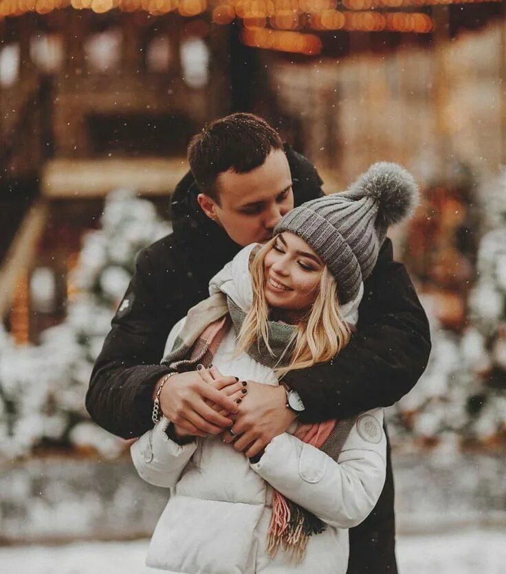 Парные фото на улице Pin by Mojtaba deldari on Couples Christmas lights photoshoot, Romantic photogra