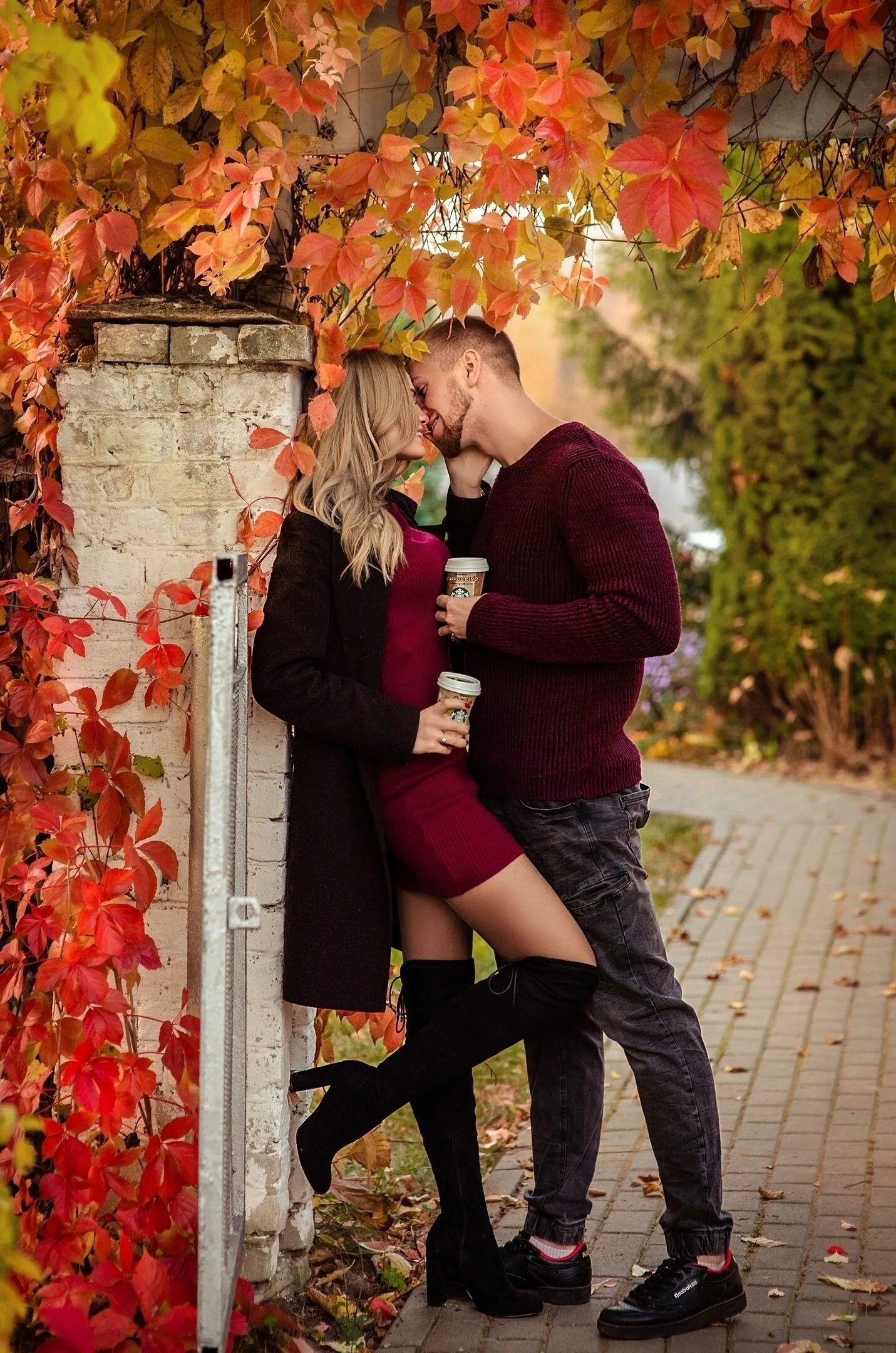 Парные фото осень Pin on Фотосессия для пары Fall photoshoot, Fall couple pictures, Couple photogr