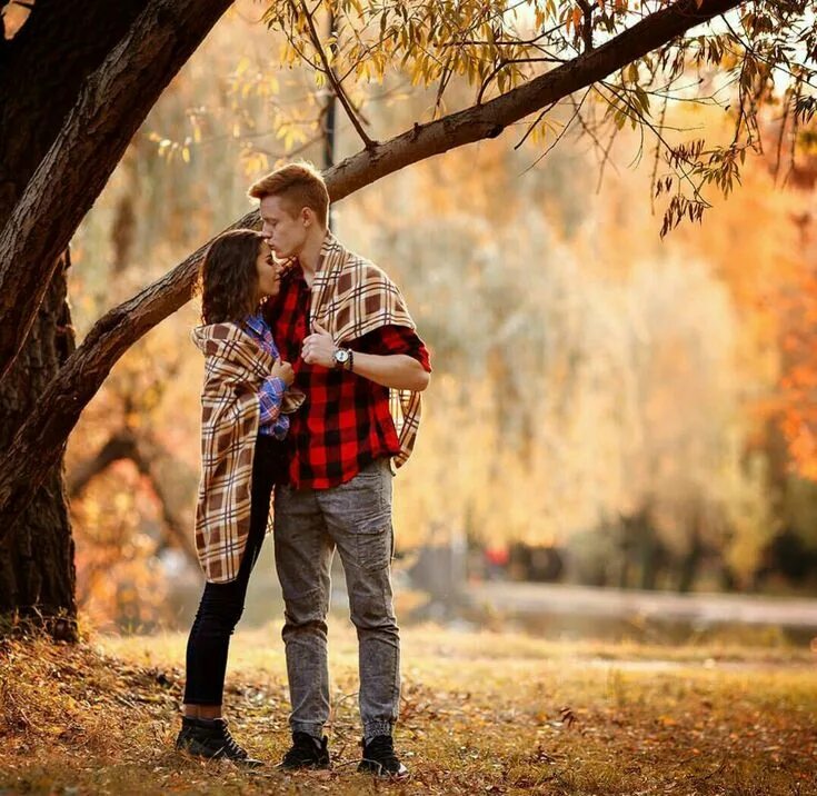 Парные фото осень Пин на доске Autumn photography Осенние семейные фотографии, Осенние фотосессии,