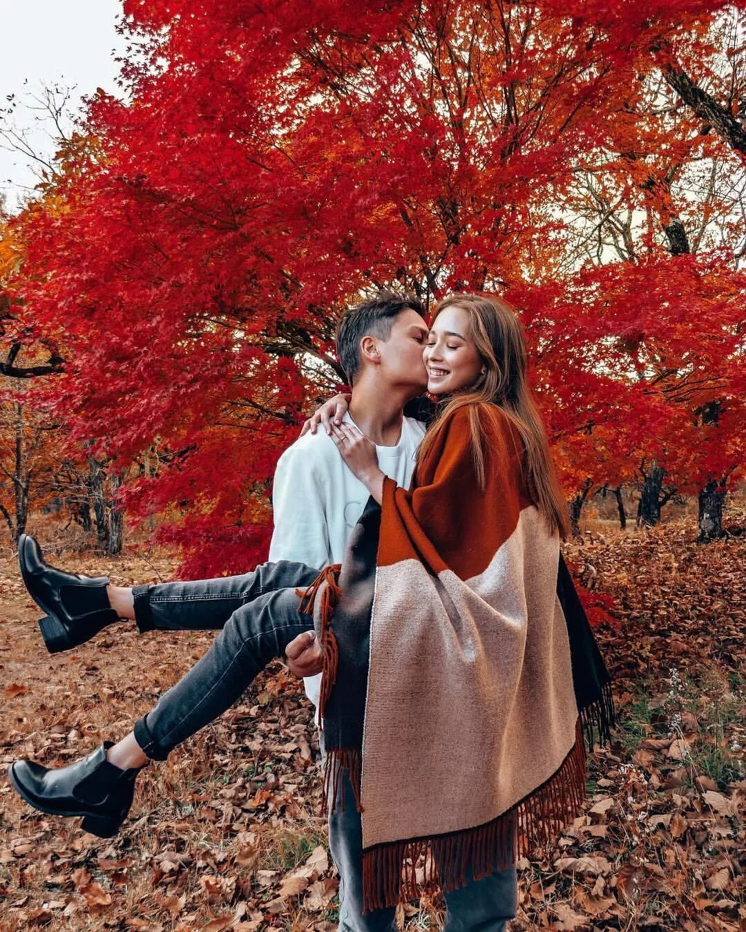 Парные фото осень #fall #photography #ideias #creative #couples #casal #tumblr #japan #travel #cut