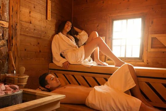 Парню девушку в бане фото Couple Sauna Зображення - огляд 3,895 Стокові фото, векторні зображення й відео 
