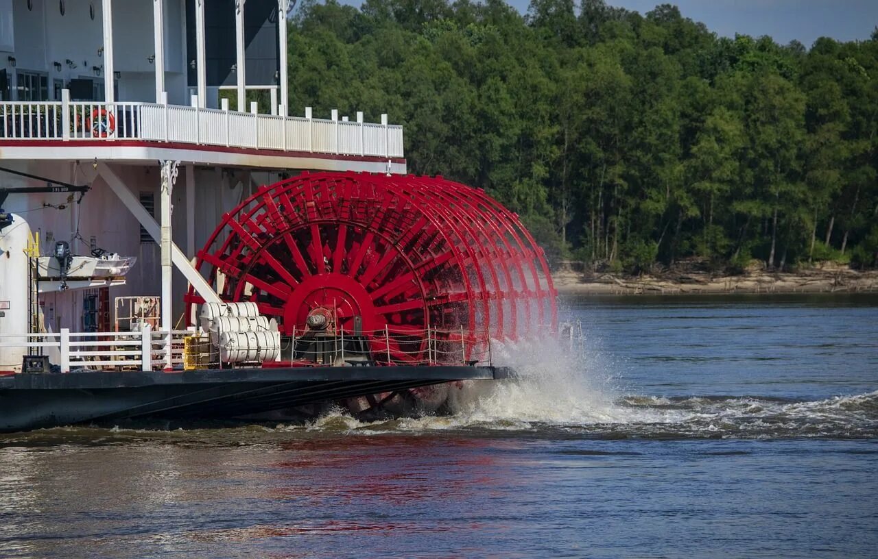 Пароход с гребными колесами по бокам фото 10 Fakten über Mississippi als Bundesstaat der USA Mississippi, Hauptstadt, Weiß