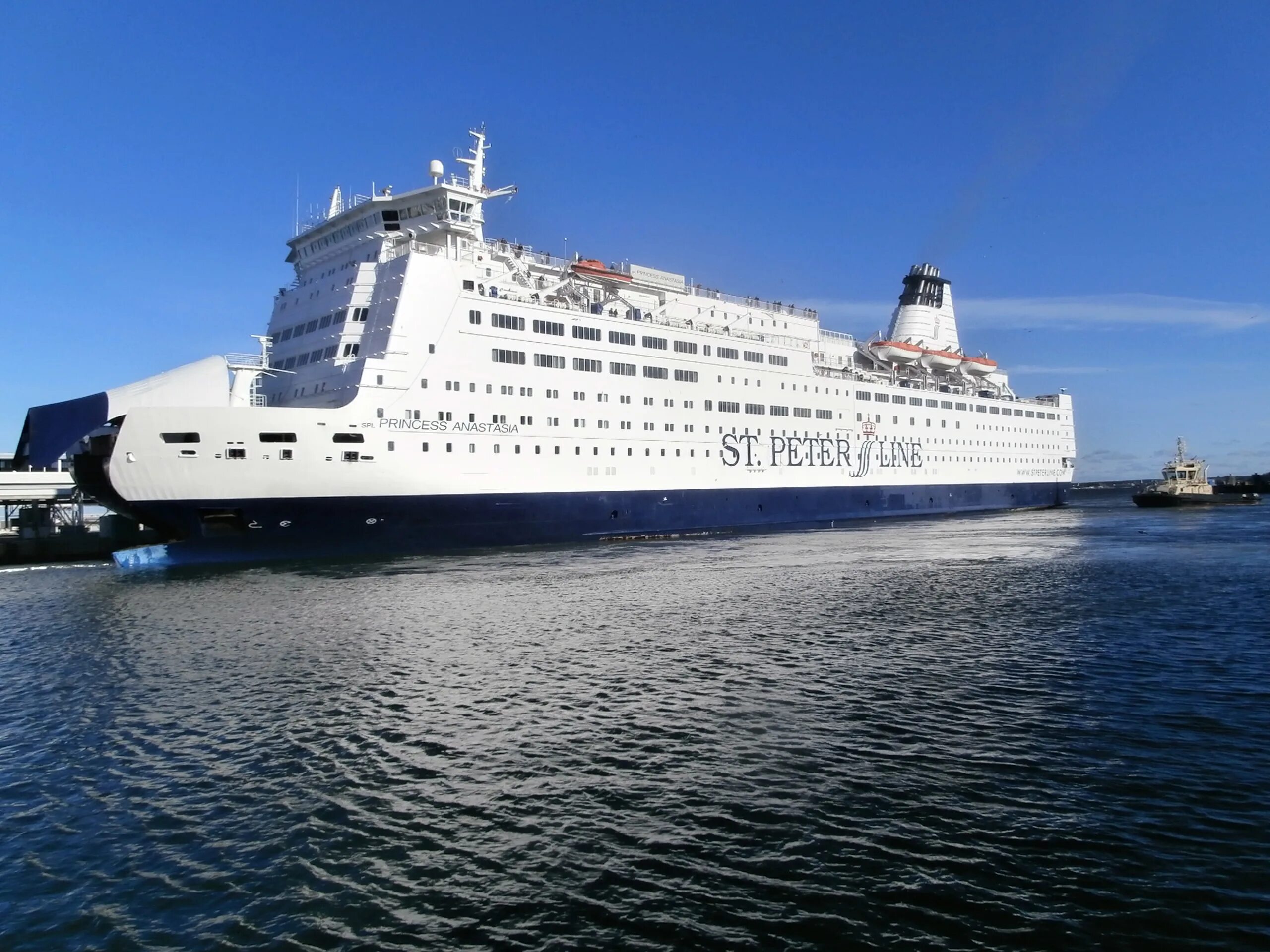 Паром санкт петербург фото File:SPL Princess Anastasia and Saturn Port of Tallinn 16 October 2013.JPG - Wik