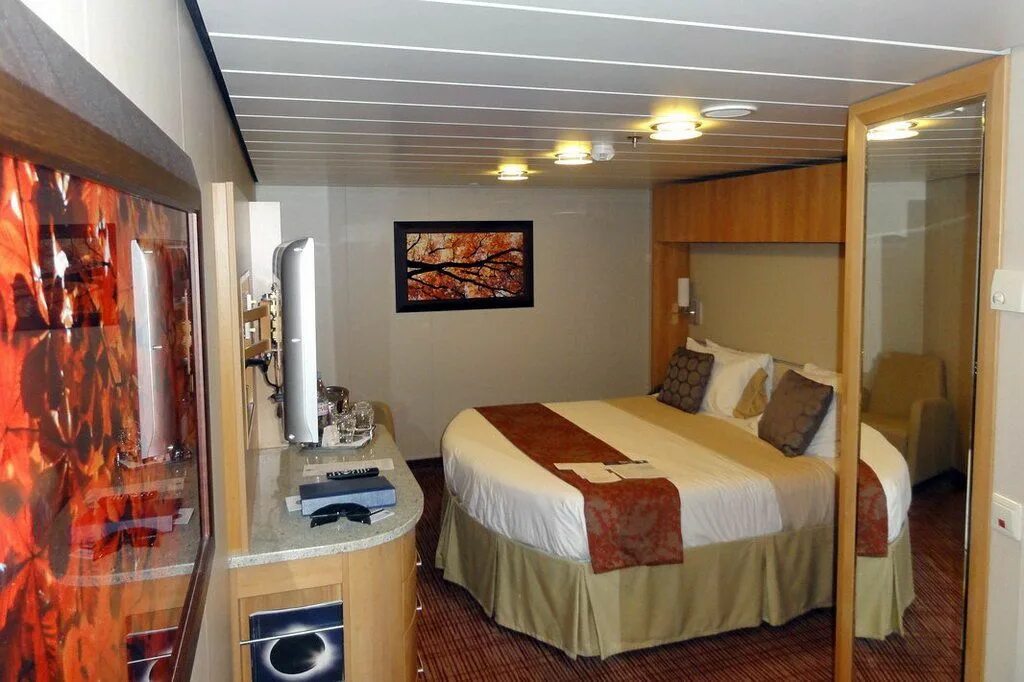 Паром владивосток южная корея фото кают Круизный лайнер Celebrity Reflection / Отражение