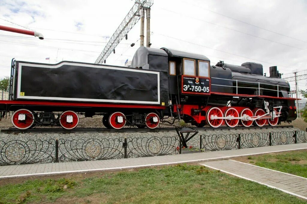 Паровоз комсомольская ул 19 фото Паровоз Эр-750-05, genre sculpture, Astrakhan, Zheleznodorozhnikov Park - Yandex