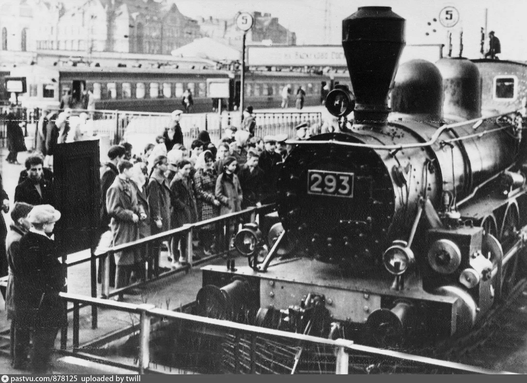 Паровоз на финляндском вокзале фото Паровоз Н2-293