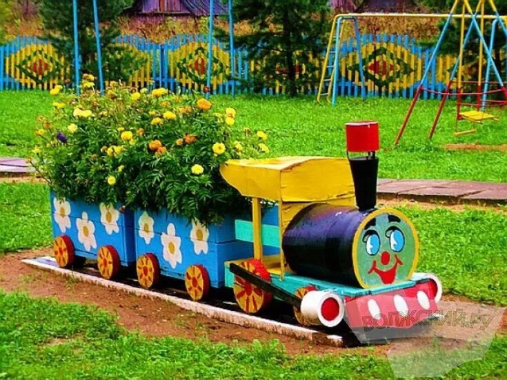 Паровозик оформление детского сада Клумба Outdoor decor, Decor, Home decor