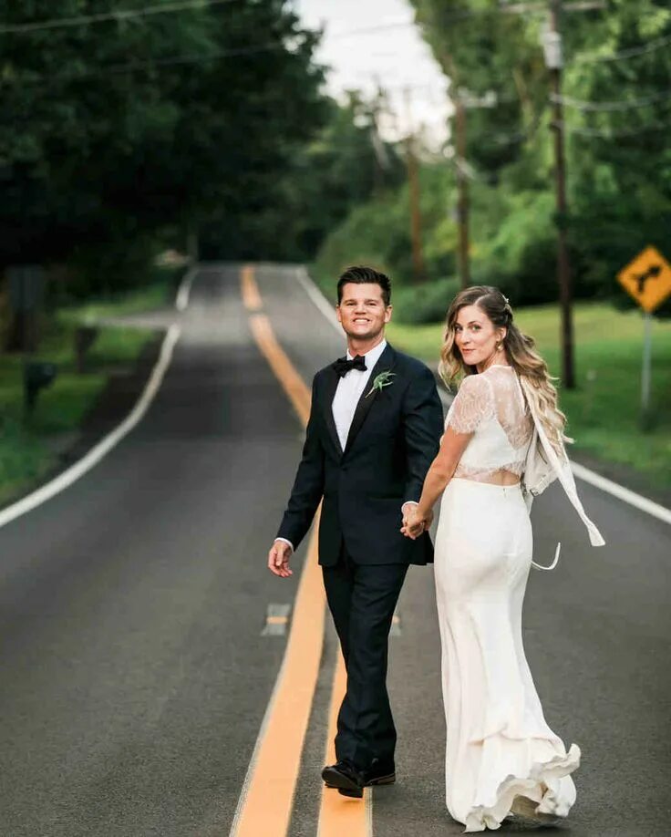Паршута свадьба фото An Intimate Wedding at the Bride's Family Home in Massachusetts Massachusetts we