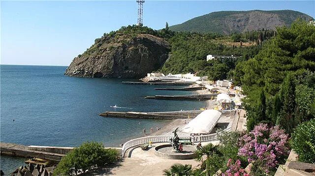 Партенит пляж фото Крым ЛОК "Айвазовское" 4*, Россия, Крым, пос. Партенит - "Комфортный и сытый пля