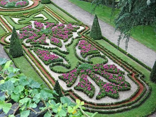 Партер в ландшафтном дизайне Les douves du château d'Angers Jardin de topiaires, Haies de jardin, Jardins for