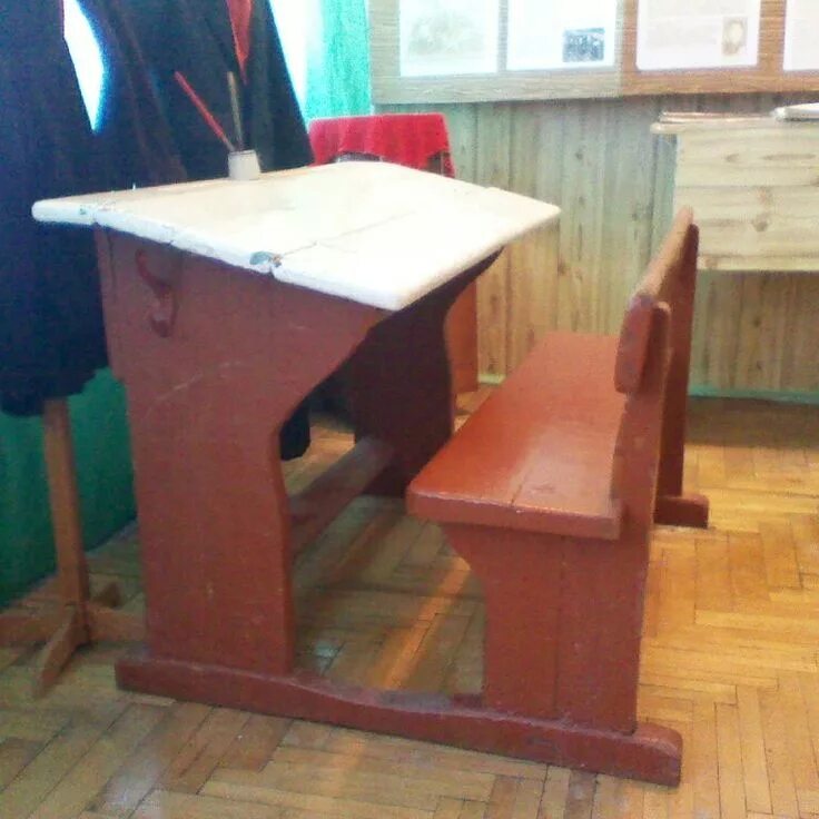 Парты ссср фото Парта изобретена в 1885 году Коротковым Петром Феоктистовичем , а не Эрисманом n