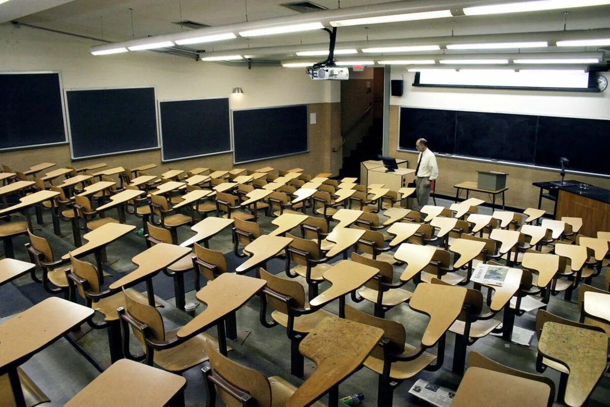 Парты в колледже фото Preparing Every Student for College Classroom design, Design, Online learning