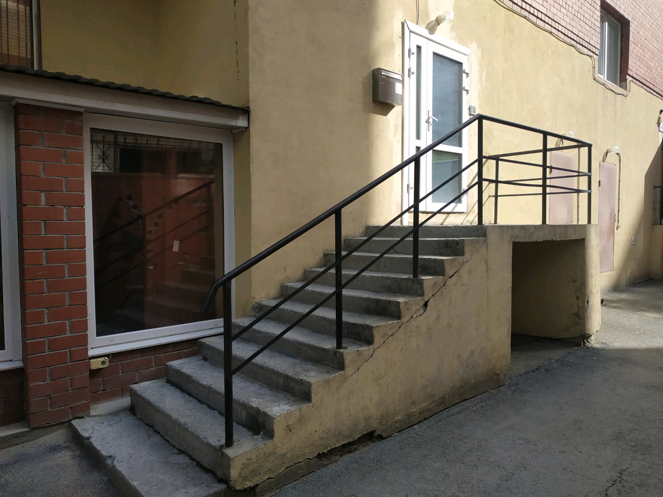Парус мельничная ул 83 корп 2 фото Permanently closed: Art Education School Artist, music school, Tyumen, Melnichna