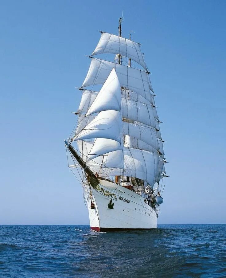 Парусники фото высокого 7 Cruise Lines that Don’t Nickel-and-Dime You at Sea Old sailing ships, Sailing 