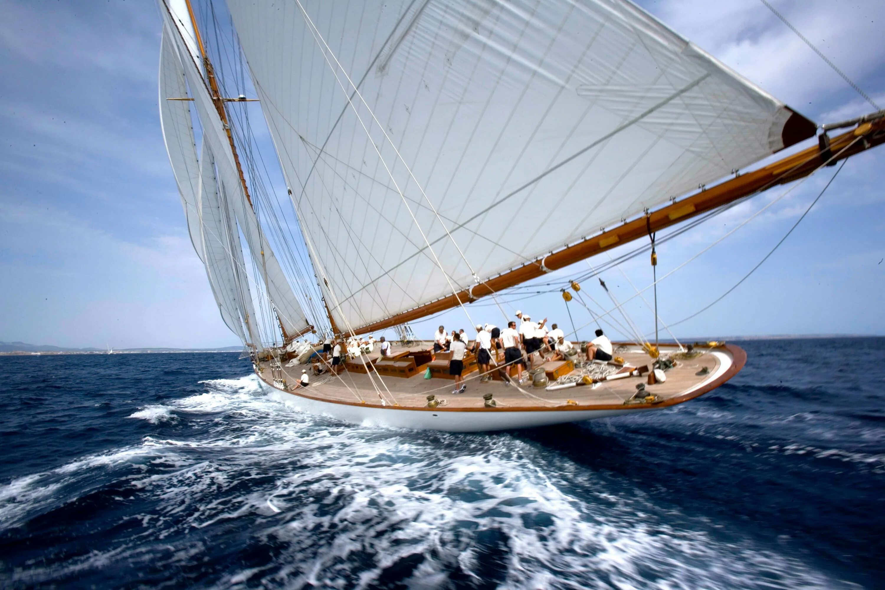 Парусные яхты фото высокого разрешения W. Fife Image Gallery - - William Fife YACHT 105' - MOONBEAM IV - Luxury Yacht B