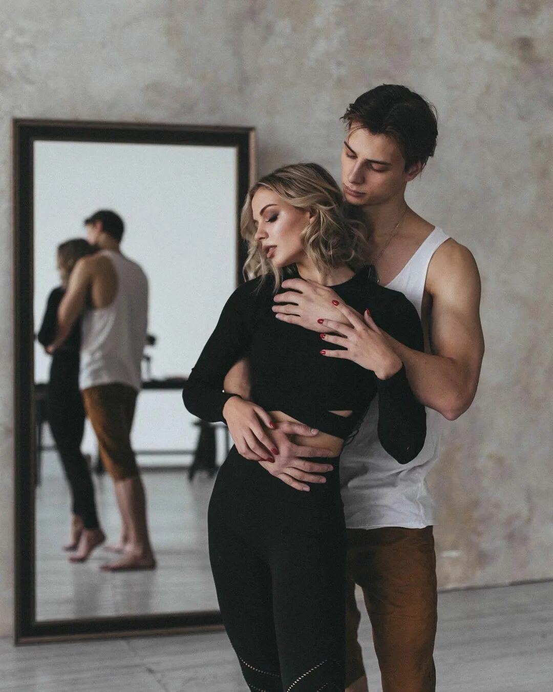 Пары клуба романтики фото Клуб романтики В ритме страсти Couple poses reference, Romance, Cute couples goa