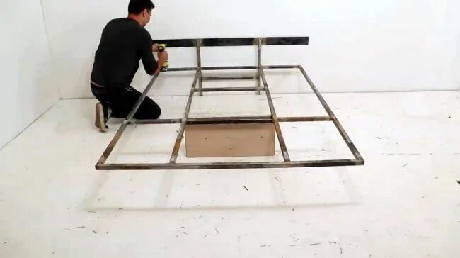Парящая кровать фото чертежи Парящая" кровать своими руками Floating bed, Decorative tray, Bed