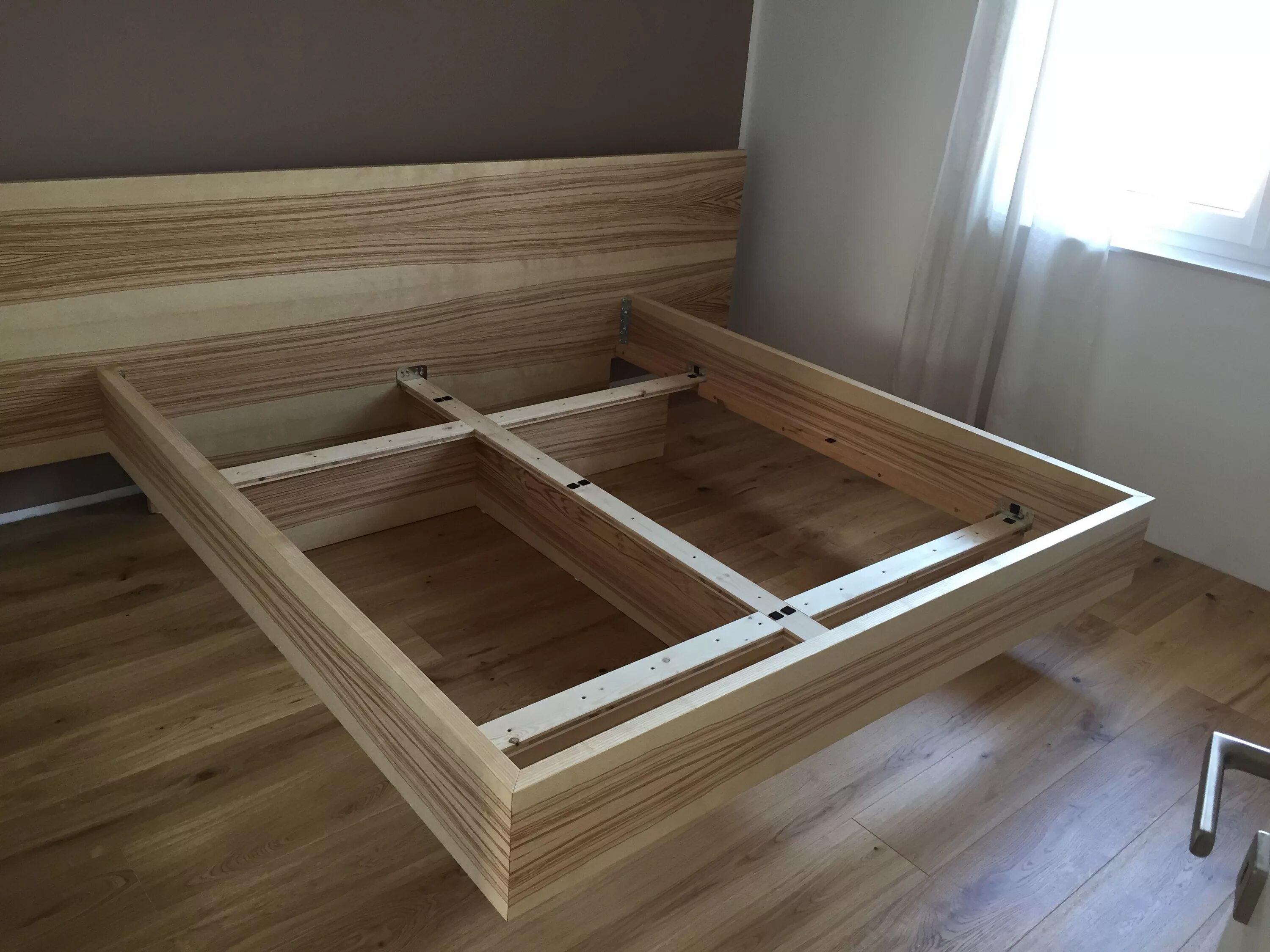 Парящая кровать из дерева фото чертежи Our new bed Floating bed frame, Diy bed frame, Bed frame design
