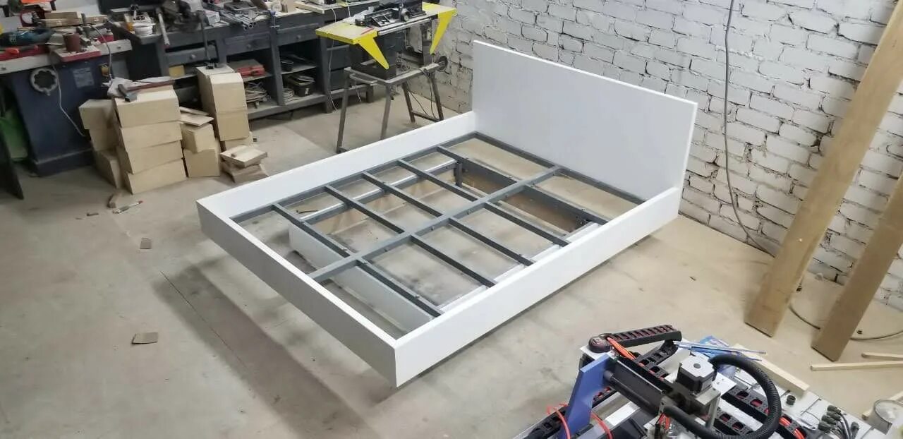 Парящая кровать из металла фото Парящая кровать - Парящие кровати из металла и дерева