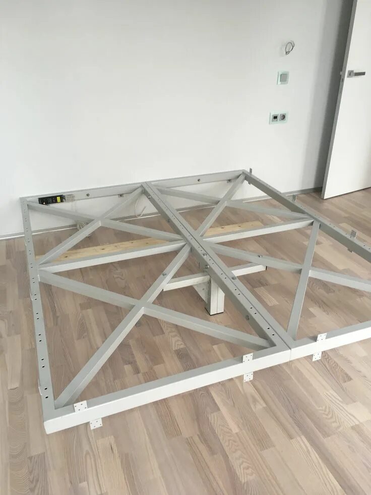 Парящая кровать каркас фото Pin en Парящая Кровать Camas hechas en casa, Camas modernas, Camas metálicas
