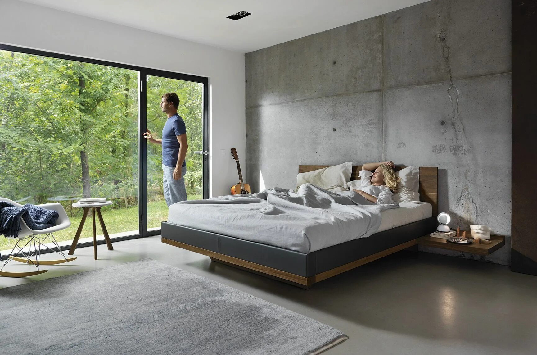 Парящая кровать в стиле лофт Why don’t we use metal in our beds? Because avoiding metal supports healthy slee