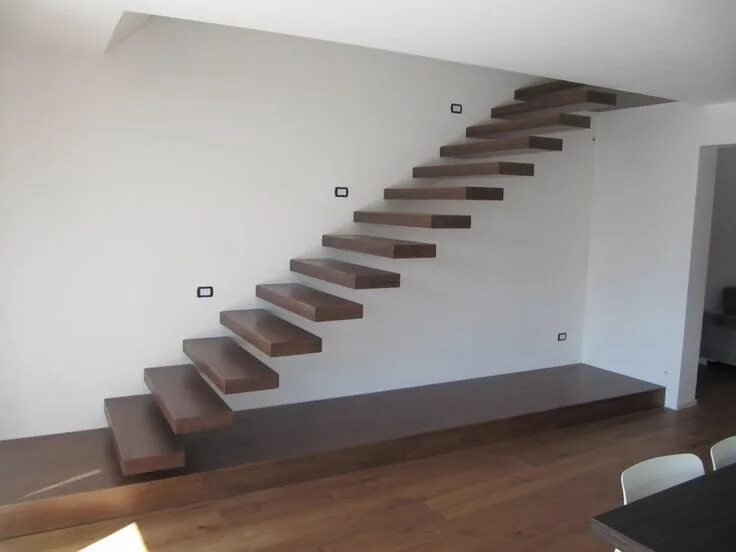 Парящая лестница из металла фото Scala a sbalzo in legno 800 Scala a sbalzo by Interbau Disegno scala, Progettazi