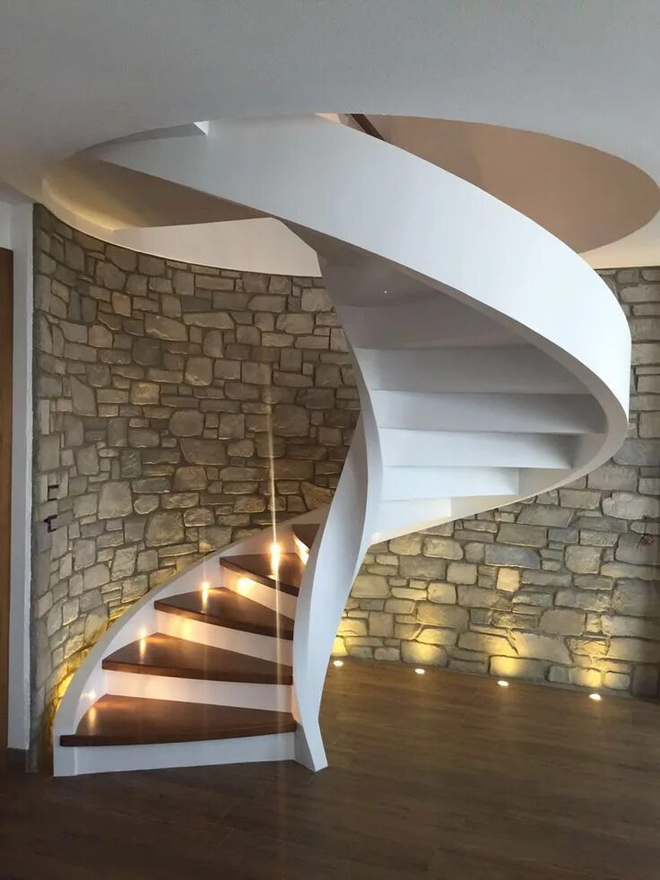 Парящая лестница в частном доме фото Escalier hélicoïdal en béton diamètre de 260, avec éclairage. https://fr.pintere