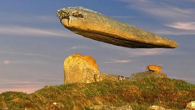 Парящие камни фото https://www.pravda-tv.com/2018/08/levitation-grosser-steine-durch-klang-in-tibet