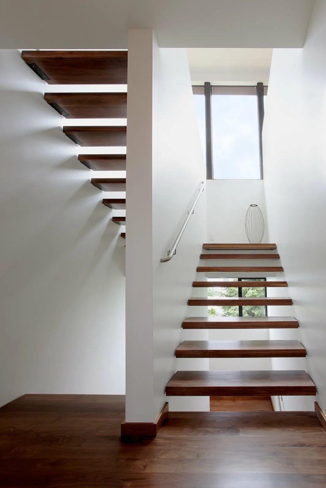 Парящие лестницы для дома фото Photos from Magnolia Residence - Dwell